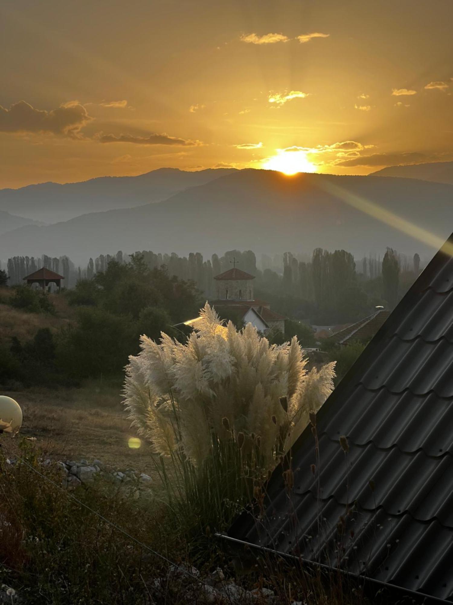 Hotel Praga Gorno Lakocerej Esterno foto