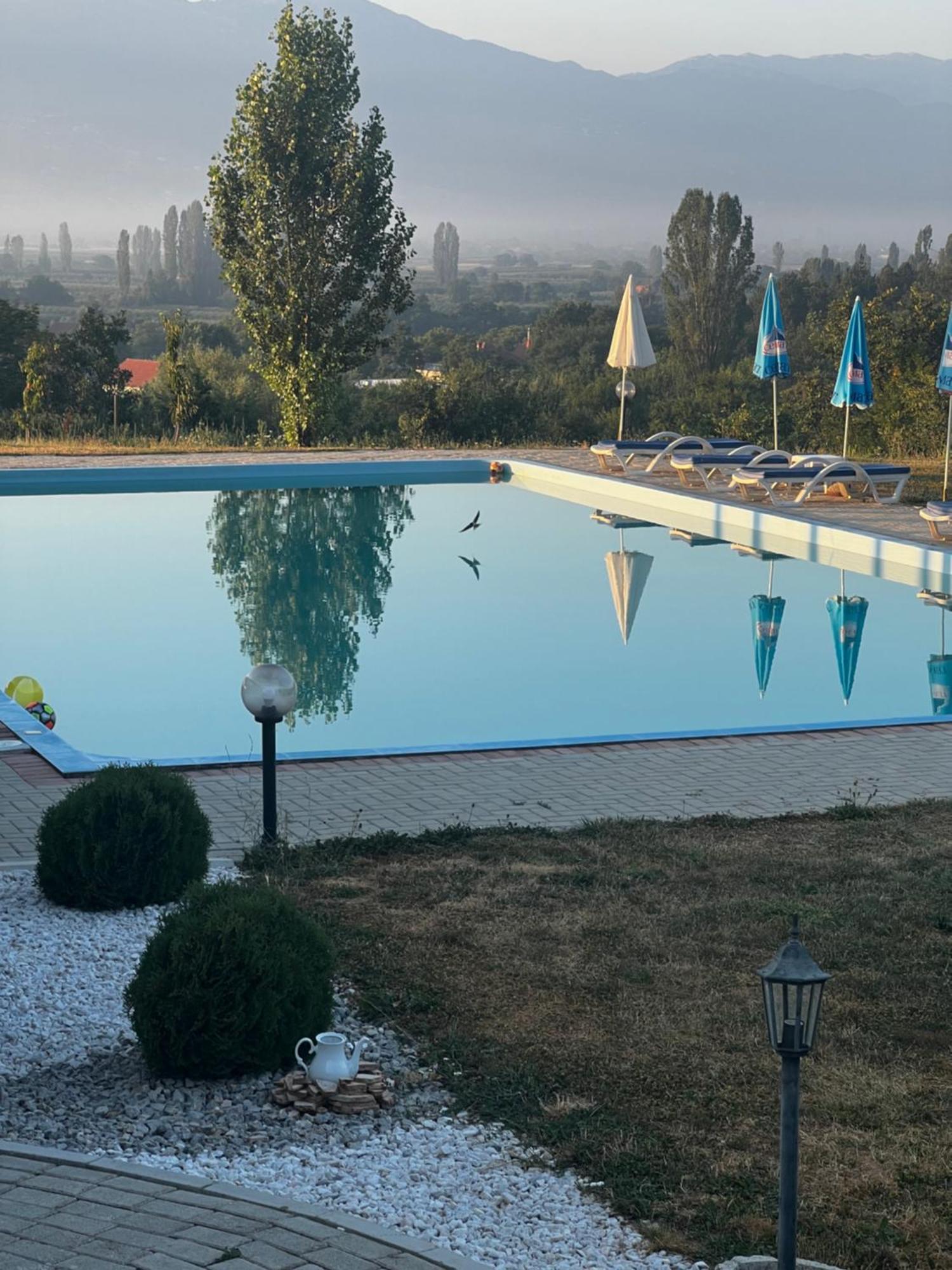 Hotel Praga Gorno Lakocerej Esterno foto