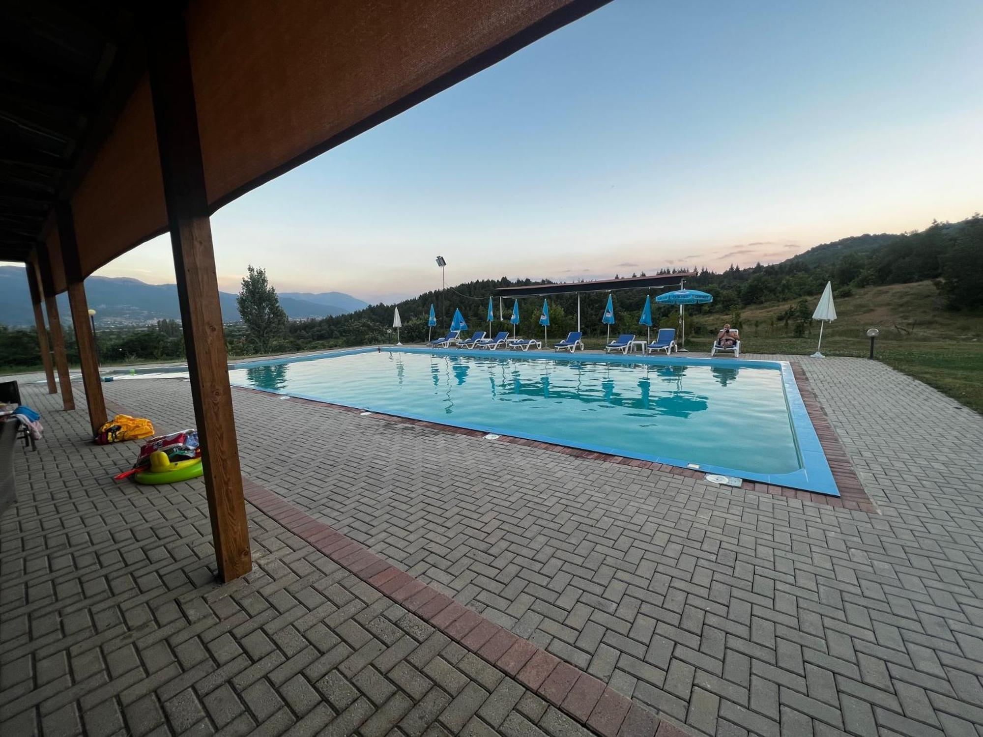 Hotel Praga Gorno Lakocerej Esterno foto